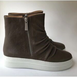 J/SLIDES‎ Tina Platform High Top Sneaker/Boot, Taupe (Size 6.5 M)